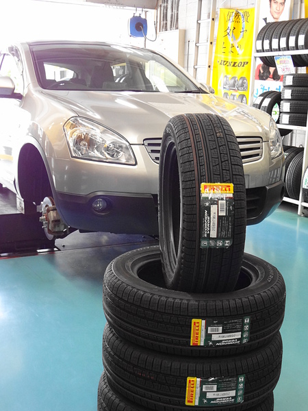215/60R17�@�X�R�[�s�I�����F���f